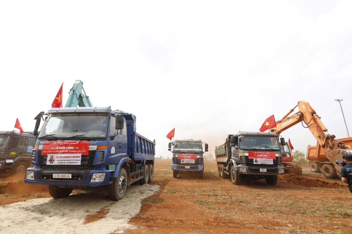 Động thổ khởi công Khu công nghiệp Phú Xuân