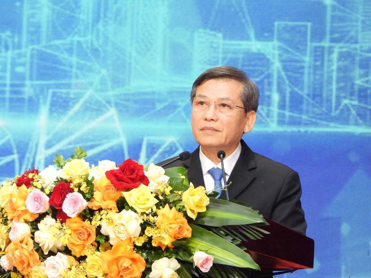 Ông Đỗ Thanh  Bình Bộ trưởng Bộ Nội vụ phát  lệnh tháng Hành động về  An toàn, Vệ sinh lao động và tháng công nhân Quốc gia năm 2026 tại Quảng Ninh