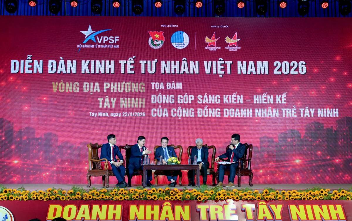 Phiên đối thoại mở diễn ra sôi nổi với nhiều ý kiến thẳng thắn từ cộng đồng doanh nghiệp. 