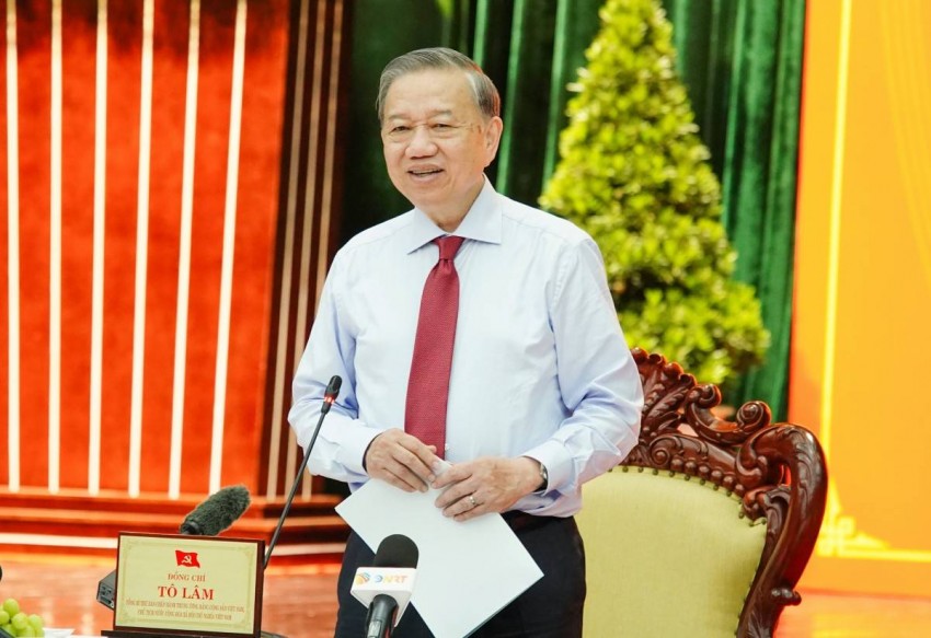 ổng Bí thư, Chủ tịch nước Tô Lâm chỉ đạo Đà Nẵng cần tiếp tục đổi mới mạnh mẽ tư duy phát triển.