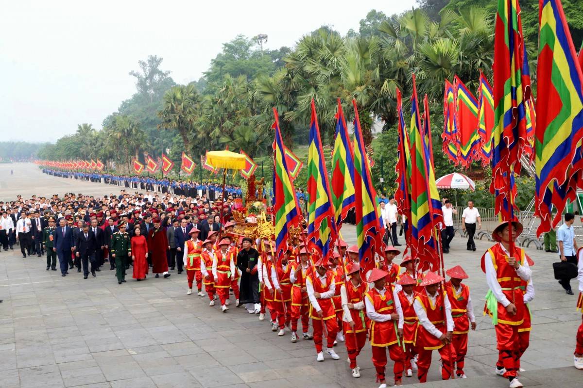 Tổng Bí thư, Chủ tịch nước Tô Lâm dâng hương Giỗ Tổ
