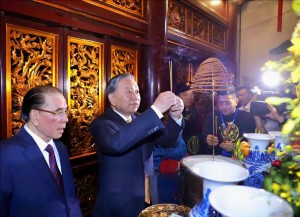 Tổng Bí thư, Chủ tịch nước Tô Lâm dâng hương Giỗ Tổ