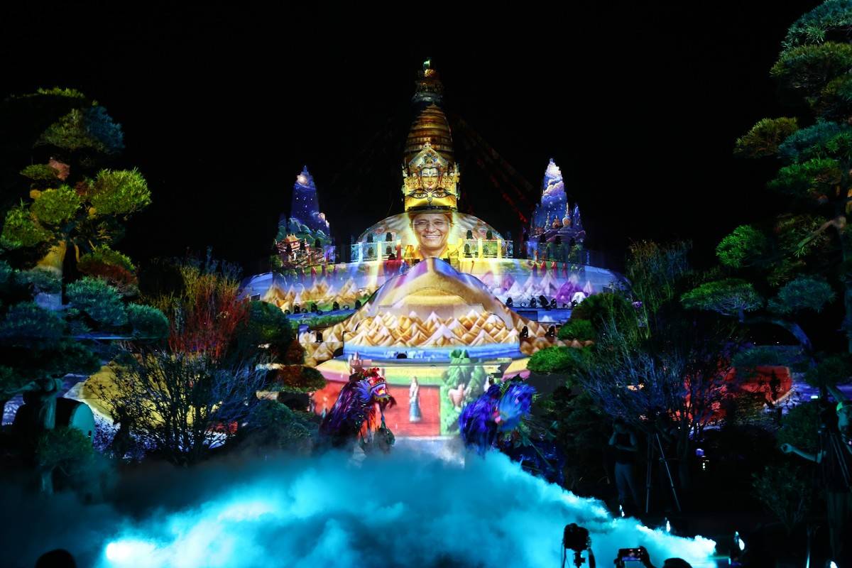 Lễ hội ánh sáng 3D mapping “Cầu nguyện hòa bình thế giới” linh thiêng hào hùng tại Bảo tháp Mandala Tây Thiên