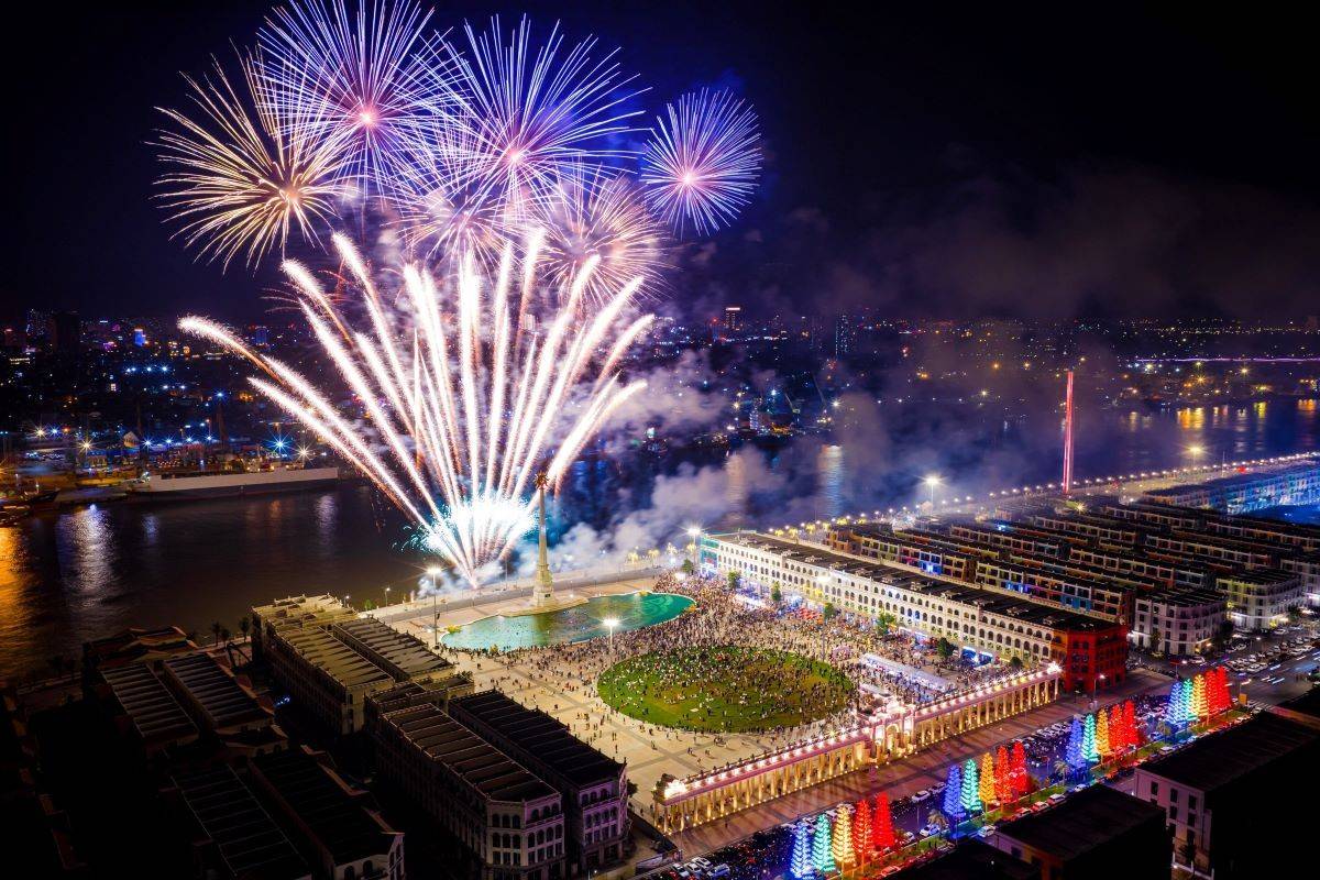 Nhịp sống phồn hoa tại Vinhomes Royal Island không ngừng được “thắp lửa” mỗi ngày