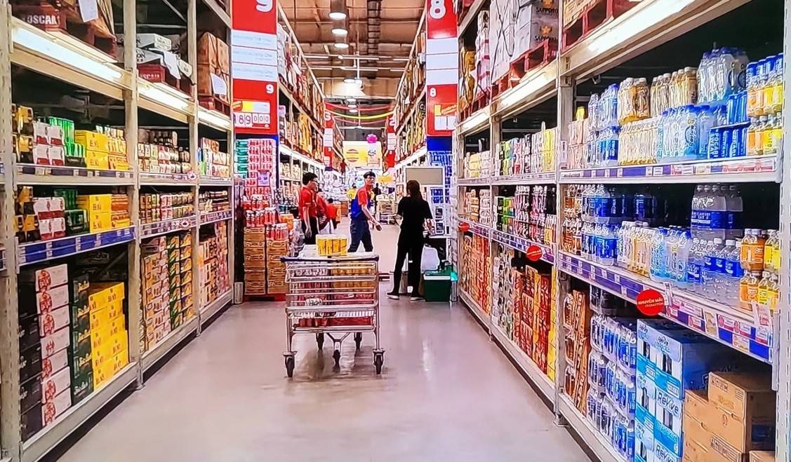 Thị trường bán lẻ Việt Nam được đánh giá là có tiềm năng nhờ quy mô dân số lớn, tốc độ đô thị hóa nhanh chóng và sự phát triển mạnh mẽ của tầng lớp trung lưu. 