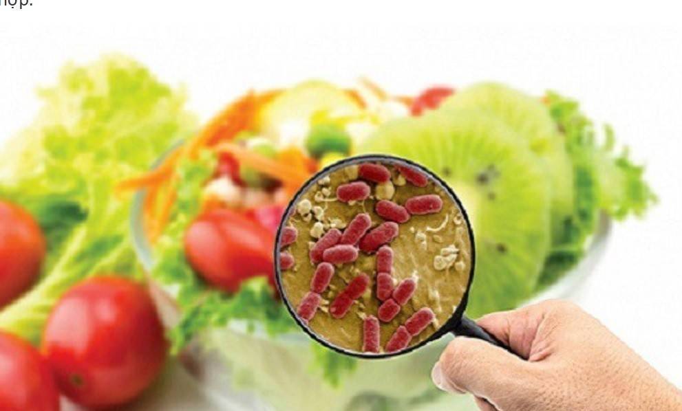 Từ “sốt đất” đến thực phẩm bẩn: Hiểm họa sức khỏe có thể đến từ bữa ăn hàng ngày