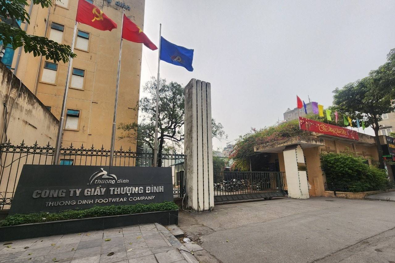 Giầy Thượng Đình tăng vốn “khủng” giữa áp lực tài chính và cảnh báo cổ phiếu