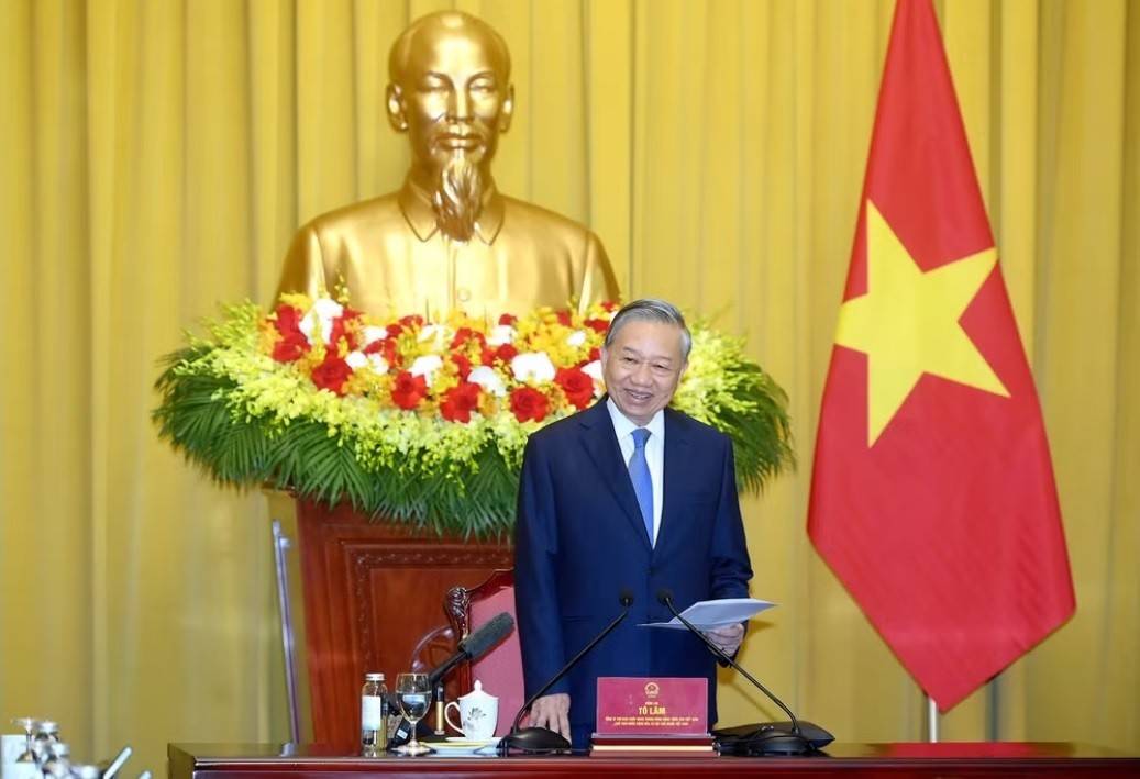 Tổng Bí thư, Chủ tịch nước Tô Lâm phát biểu giao nhiệm vụ cho các Đại sứ (Ảnh: https://nhandan.vn).