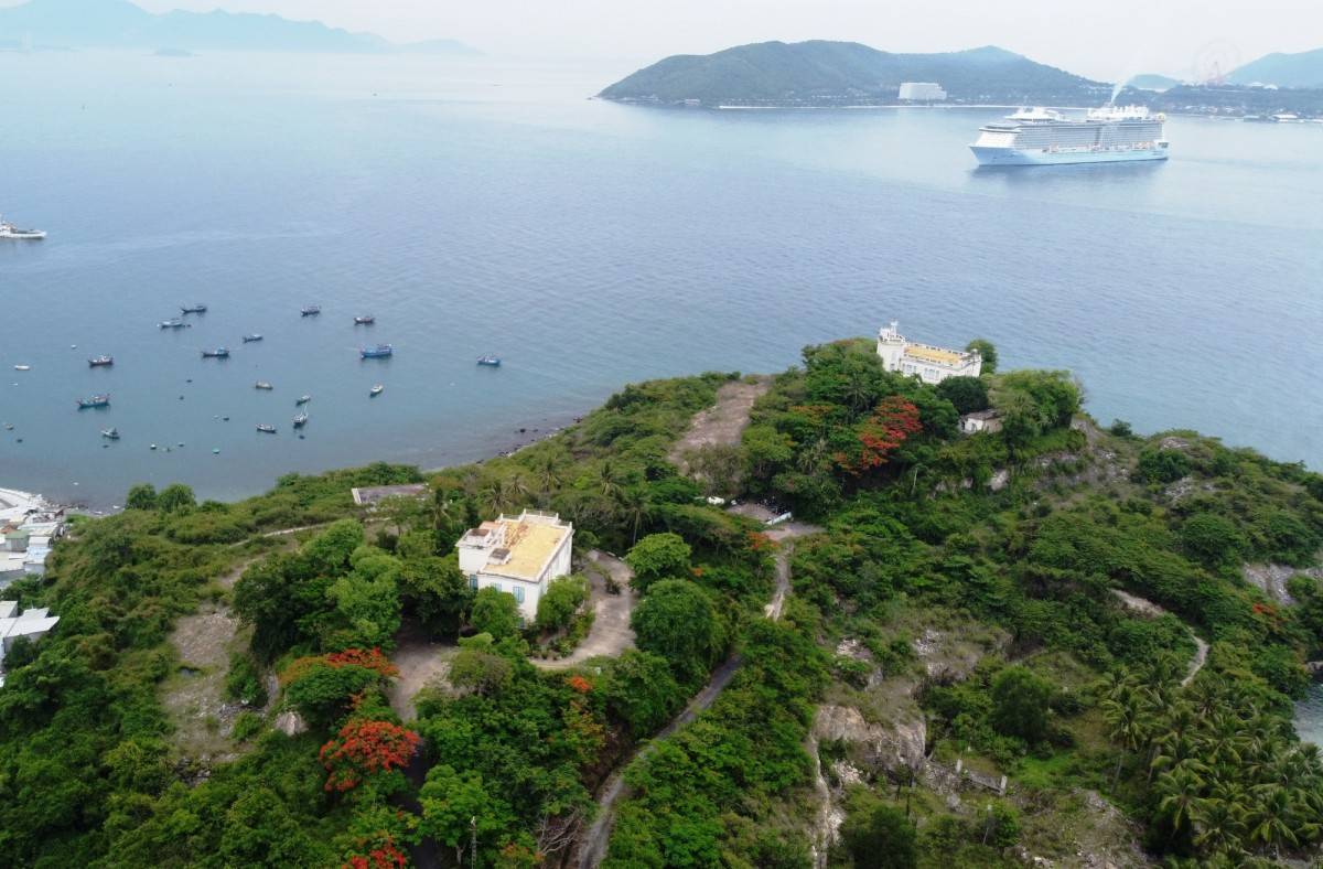 Lầu Bảo Đại hồi sinh sau hơn một thập kỷ, đánh thức “viên ngọc di sản” bên vịnh Nha Trang