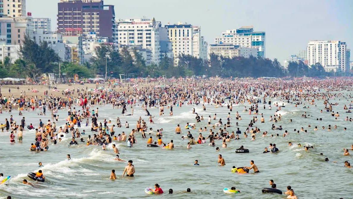 Sầm Sơn (Thanh Hoá) công khai đường dây nóng hỗ trợ du khách