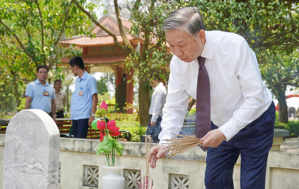 Tổng Bí thư, Chủ tịch nước Tô Lâm cùng lãnh đạo Đảng, Nhà nước dự Lễ Thượng cờ tại Hiền Lương – Bến Hải