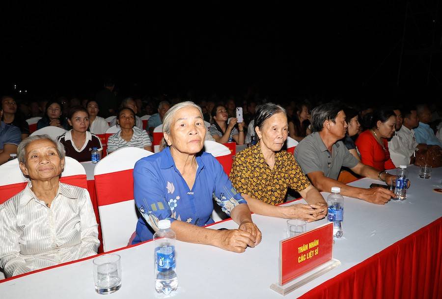 “Lửa thiêng trong đá” làm sống lại một thời oanh liệt!