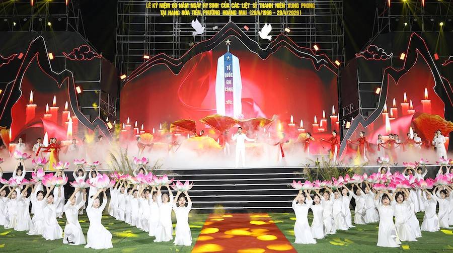 Màn Khai từ “Linh thiêng Việt Nam” 