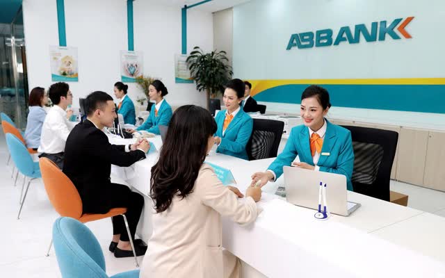 Không muốn ABBank “đi chậm”, ông Vũ Văn Tiền trở lại nắm vị trí chủ tịch