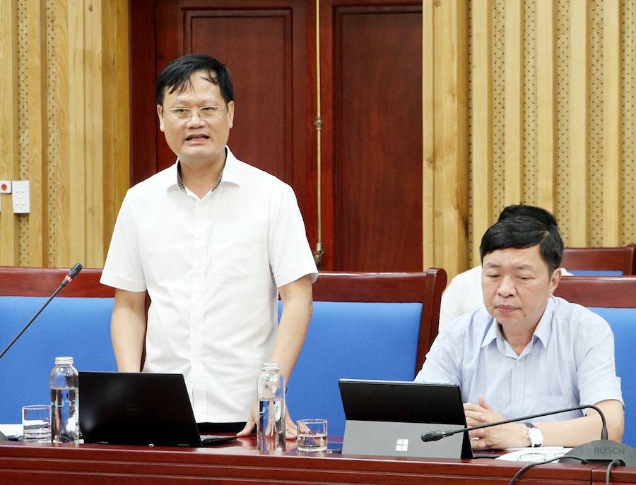 Giám đốc Sở Khoa học và Công nghệ tỉnh nghệ An Nguyễn Quý Linh phát biểu tại cuộc họp