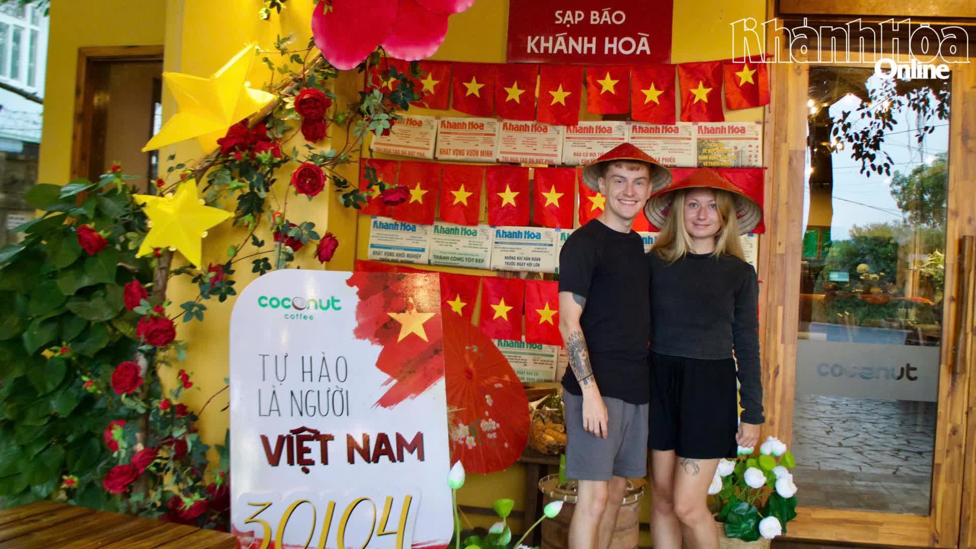 Nha Trang nhộn nhịp không khí lễ hội thu hút đông đảo người dân và du khách