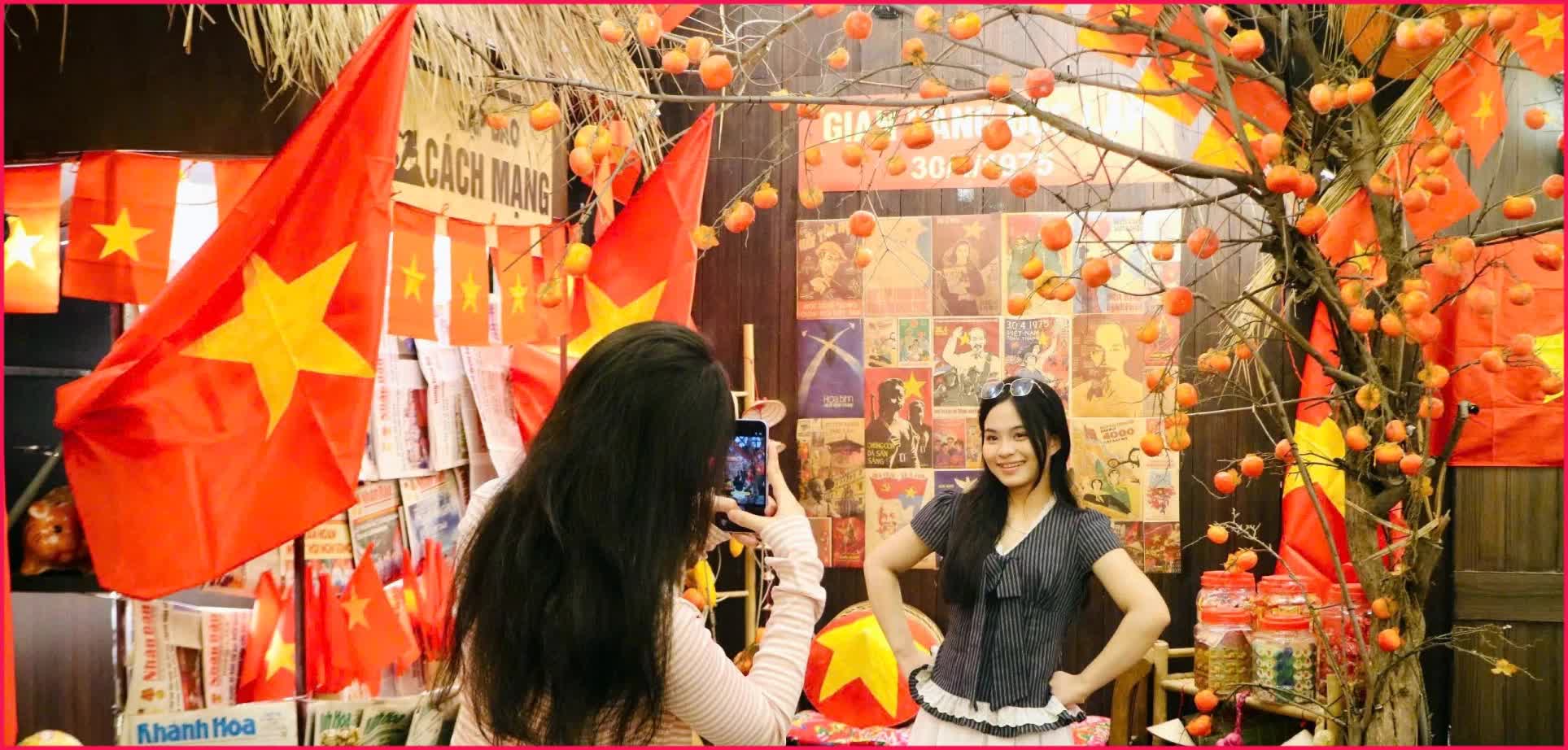 Nha Trang nhộn nhịp không khí lễ hội thu hút đông đảo người dân và du khách