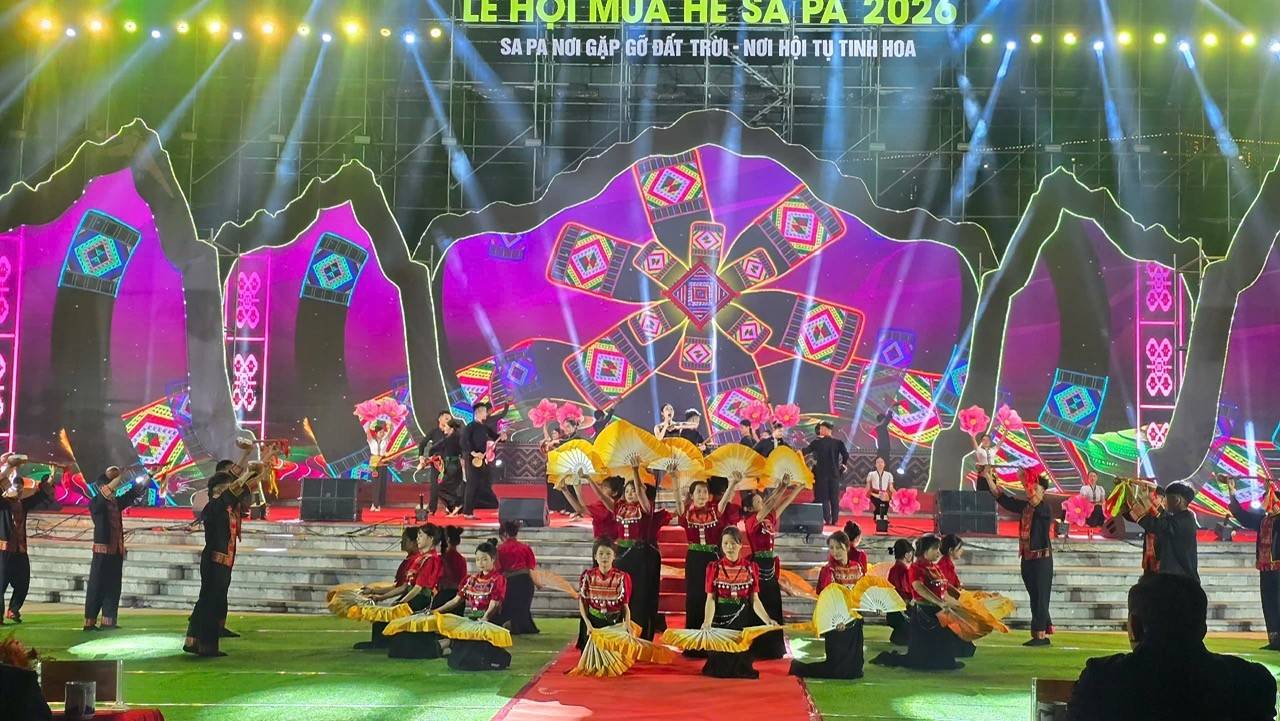 Lễ hội mùa hè Sa Pa bùng nổ sắc màu, mở màn mùa du lịch sôi động Tây Bắc