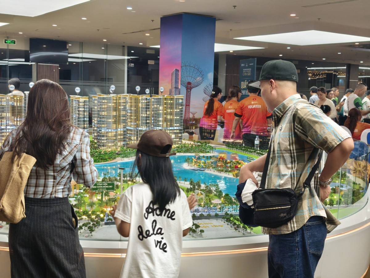 Nhiều runner tìm hiểu về Vinhomes Green Paradise ngay tại VPBH Vinhomes