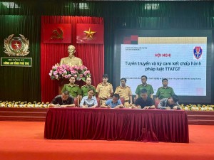 Phú Thọ: 285 chủ mỏ, doanh nghiệp vận tải ký cam kết chấp hành luật giao thông