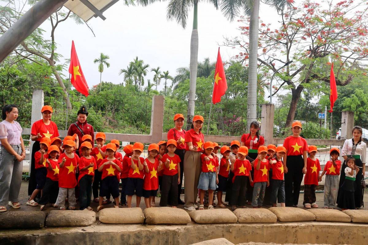 Điện Biên Phủ - mốc vàng lịch sử sống động qua triển lãm ảnh