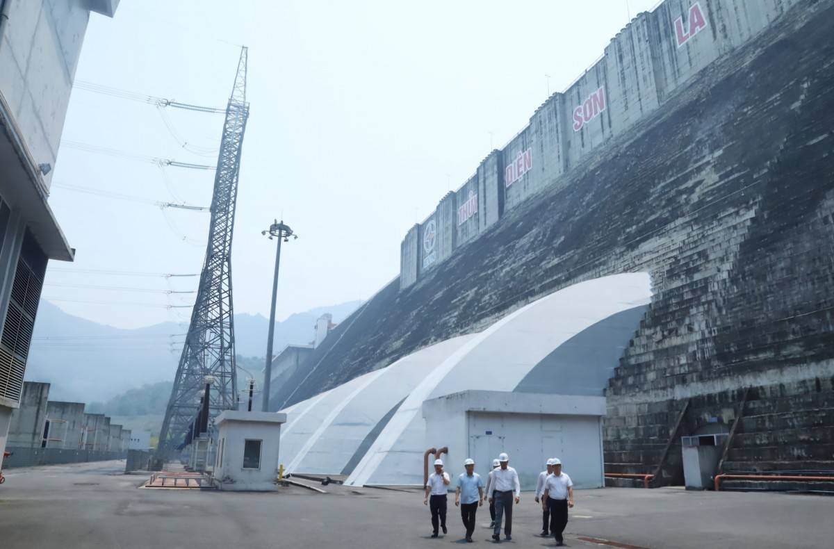 Thủy điện Sơn La căng mình giữ dòng điện mùa khô 2026