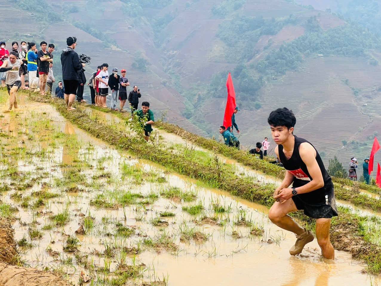 Khai mạc giải leo ruộng bậc thang Mù Cang Chải, hút khách mùa nước đổ 2026