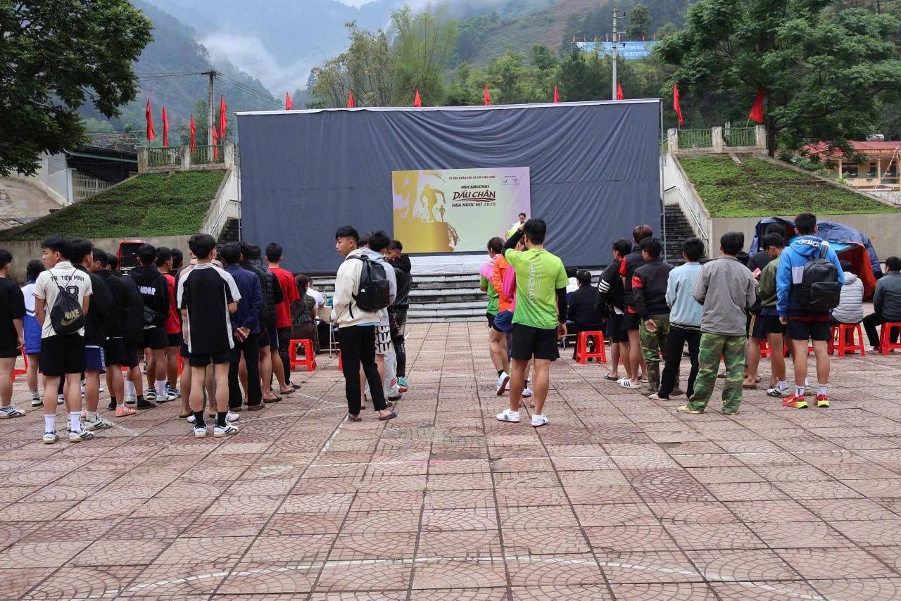 Khai mạc giải leo ruộng bậc thang Mù Cang Chải, hút khách mùa nước đổ 2026