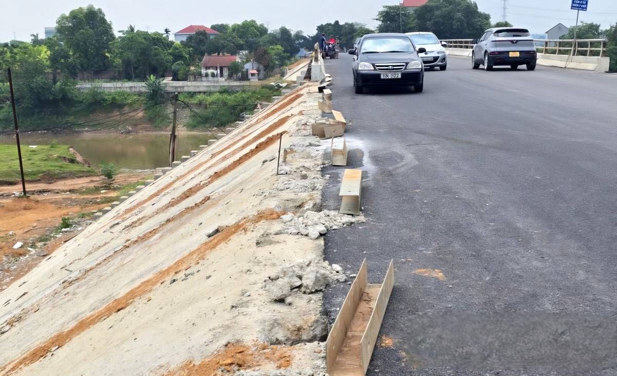Phú Thọ: Cầu Tứ Mỹ thông xe kỹ thuật sau 2 năm sửa chữa
