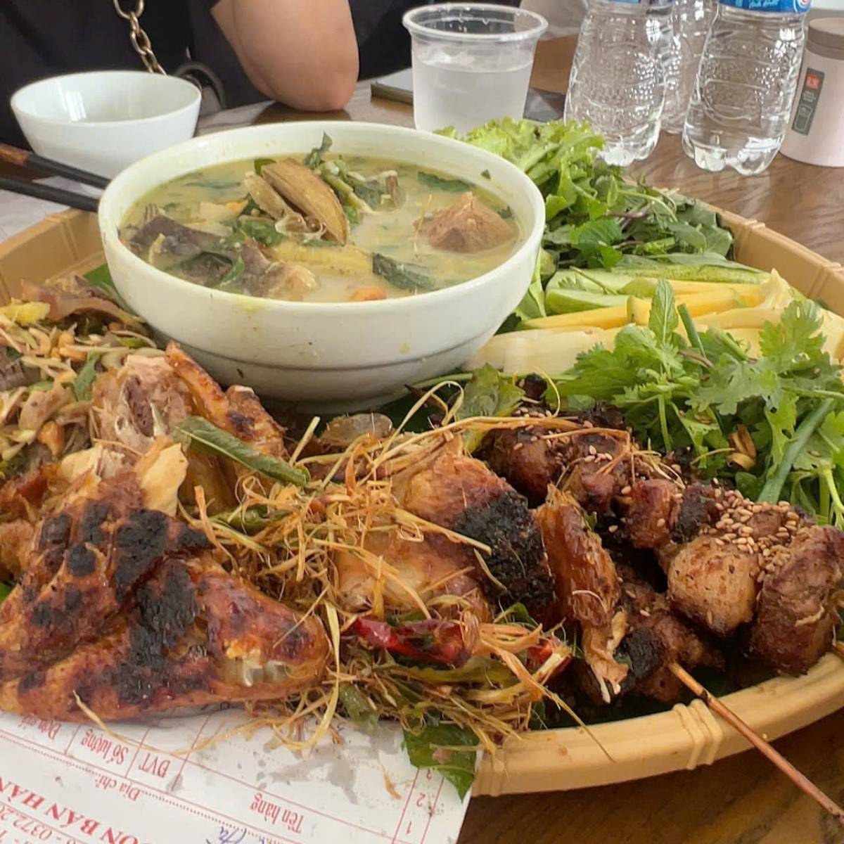 Thanh Hóa: Du khách đổ dồn về Bến En trong kỳ nghỉ lễ