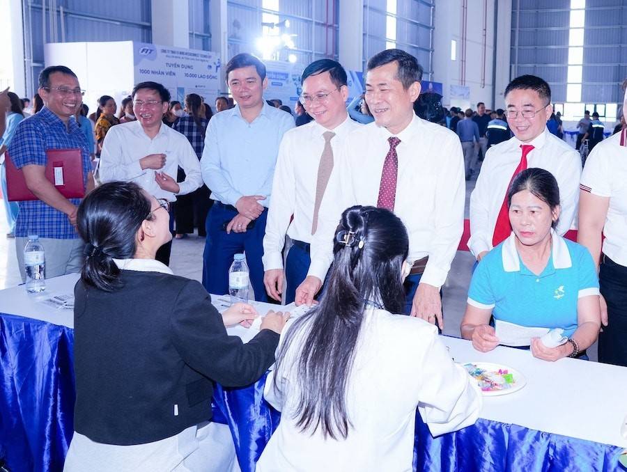 Nghệ An: 15 doanh nghiệp có nhu cầu tuyển dụng lao động với khoảng 14.000 vị trí việc làm
