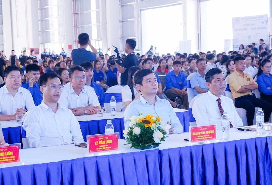 Nghệ An: 15 doanh nghiệp có nhu cầu tuyển dụng lao động với khoảng 14.000 vị trí việc làm