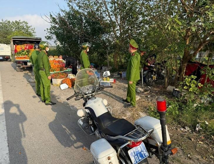 Lực lượng Công an tuần tra kiểm soát gia thông