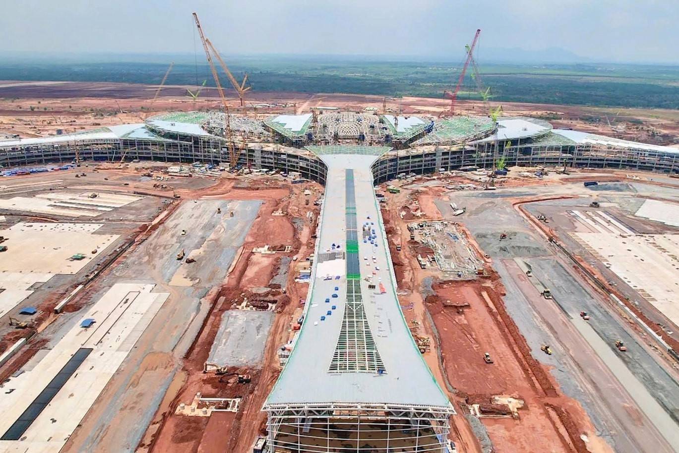 Đầu tư công tăng tốc, thu ngân sách đạt 44% dự toán sau 4 tháng