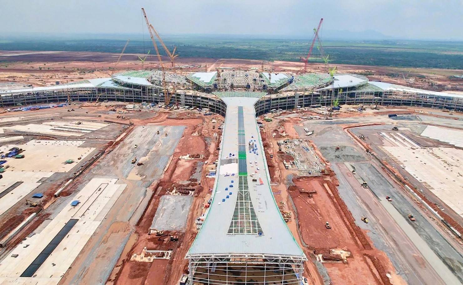 Đầu tư công tăng tốc, thu ngân sách đạt 44% dự toán sau 4 tháng
