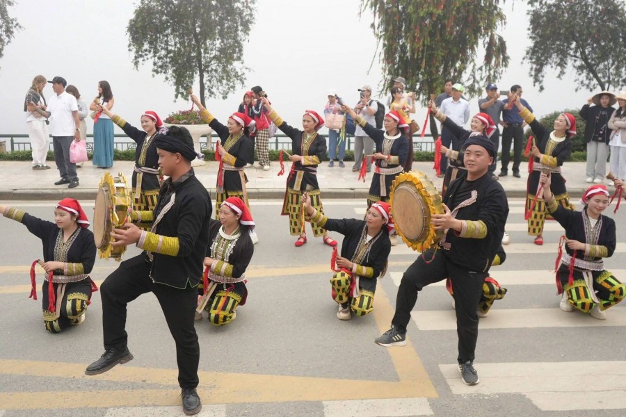 Du lịch Lào Cai “bội thu” dịp nghỉ lễ, doanh thu vượt 1.200 tỷ đồng