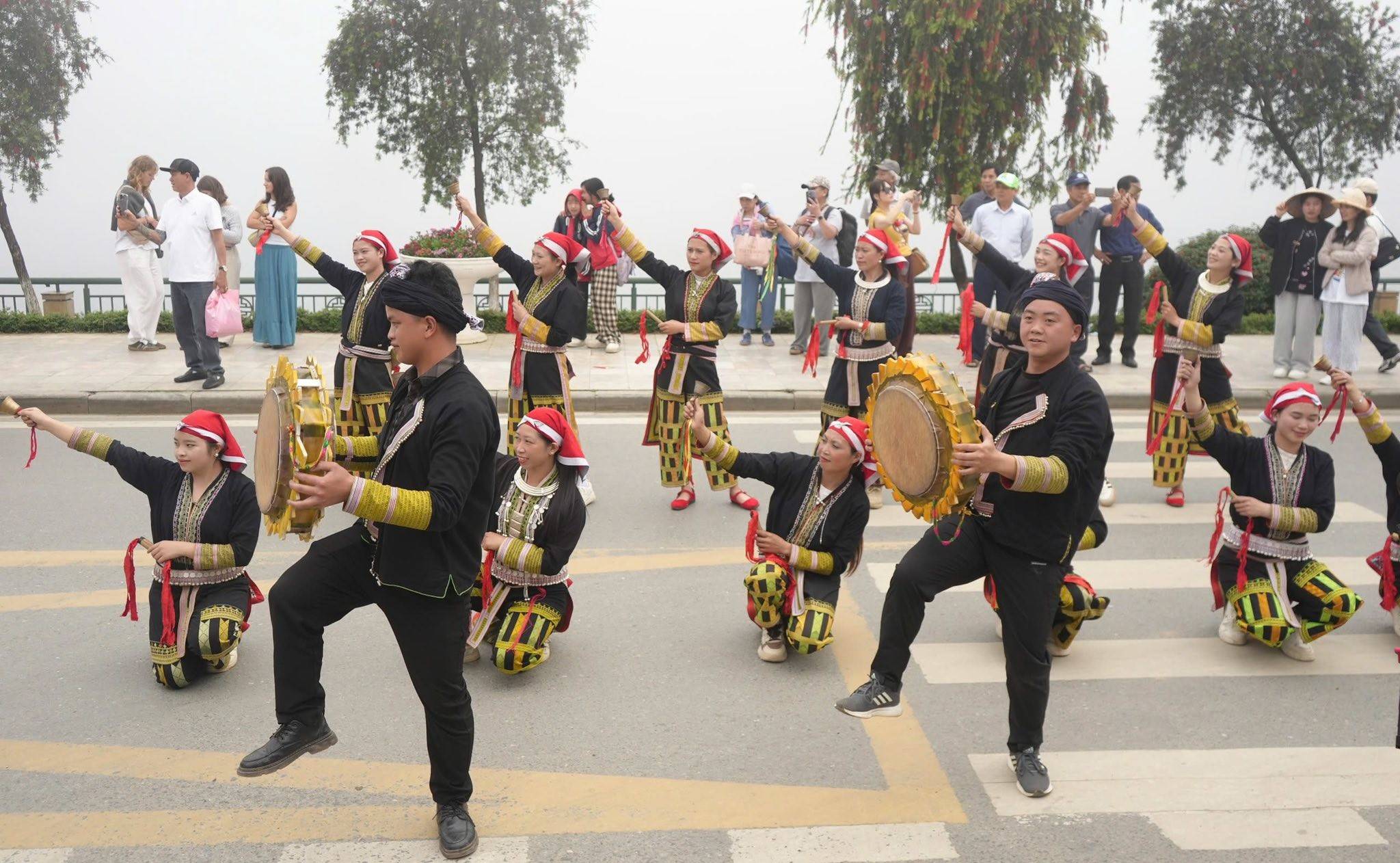 Du lịch Lào Cai “bội thu” dịp nghỉ lễ, doanh thu vượt 1.200 tỷ đồng