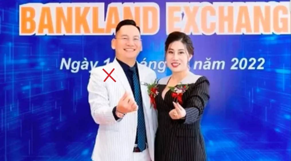 Cơ quan truy tố xác định, tại công ty Bankland dù mới hoạt động, chưa kê khai thuế, chưa được các cơ quan quản lý nhà nước cấp phép cho phát hành cổ phiếu nhưng ngày 1/6/2022, bị can Quản Văn Dương (dấu ) đã ký thông báo thành lập sàn giao dịch cổ phiếu điện tử Banklandexxchange tại website banklandexchange.info.