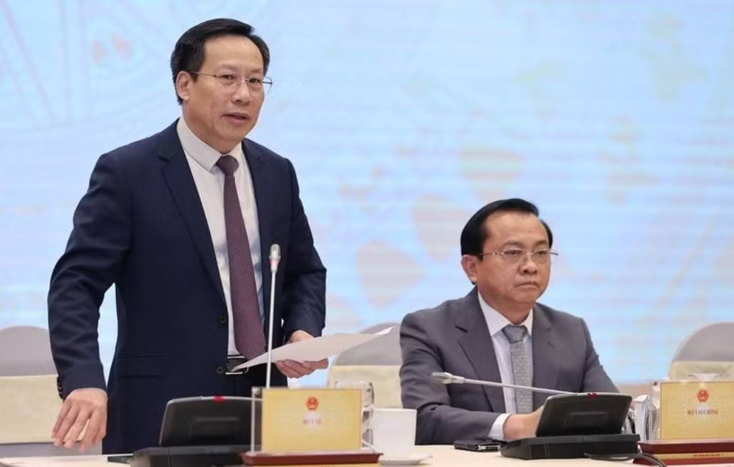 Thứ trưởng Y tế Lê Đức Luận thông tin về tiến độ hai dự án xây dựng cơ sở 2 của Bệnh viện Bạch Mai và Bệnh viện Hữu nghị Việt Đức (Ảnh: VGP/Nhật Bắc).