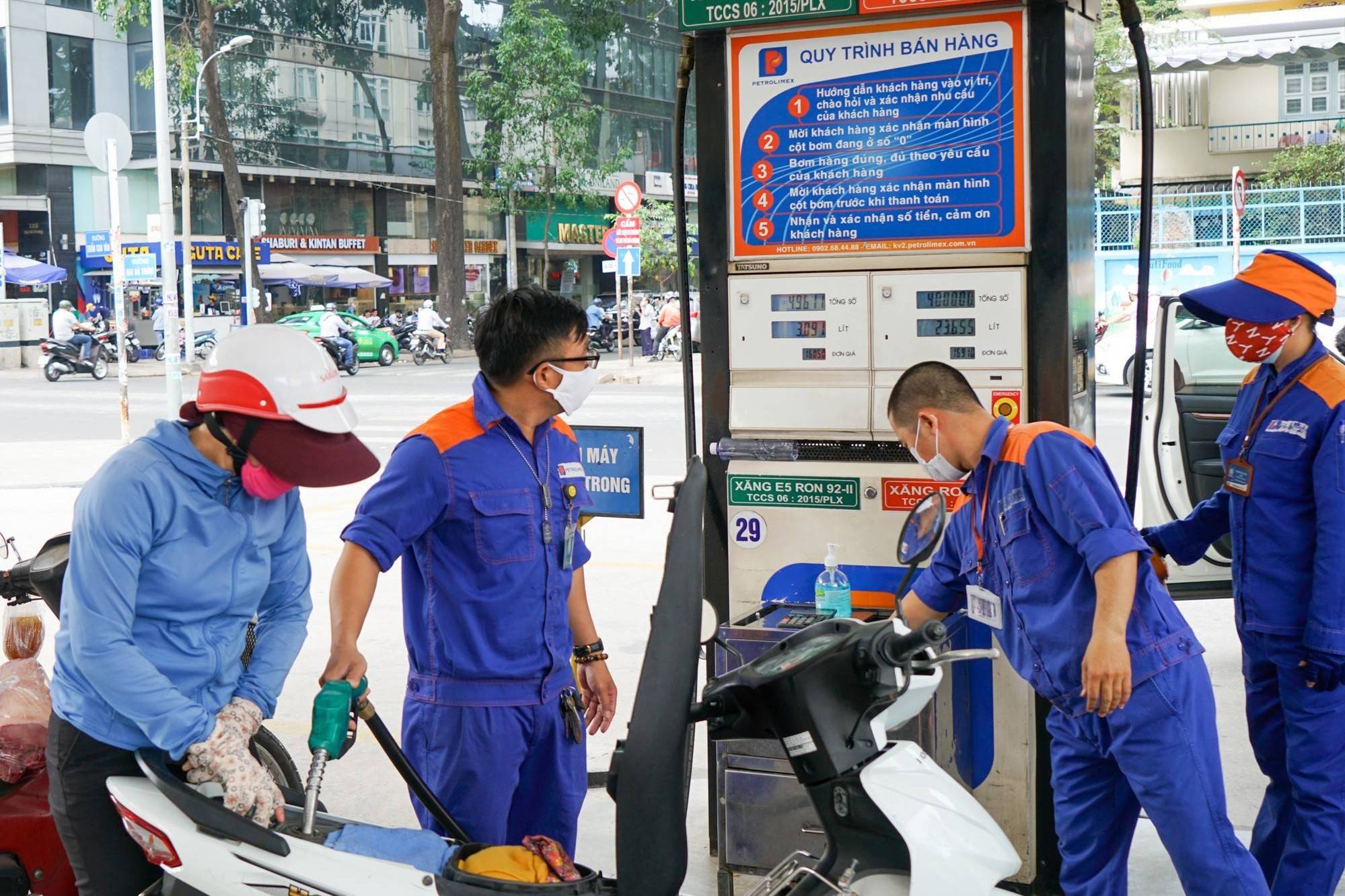 VCCI: Còn dư địa lớn để cắt giảm điều kiện kinh doanh xăng dầu