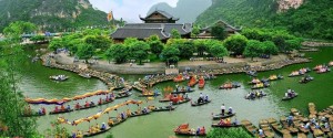 Du lịch Việt Nam "hốt bạc" mùa lễ: 12 triệu khách, Ninh Bình soán ngôi đầu bảng