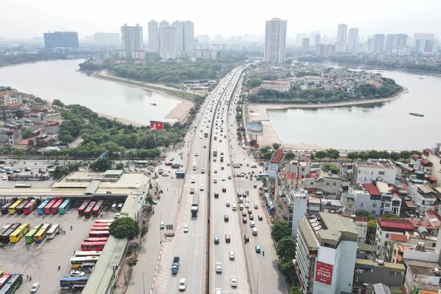 Hà Nội tăng tốc tháo gỡ điểm nghẽn, giữ vững đà tăng trưởng kinh tế bền vững