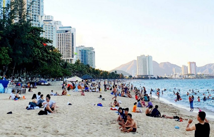 Lonely Planet đánh giá Đà Nẵng của Việt Nam là thích hợp nhất cho việc khám phá các bãi biển.