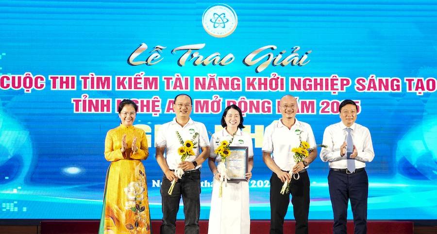 Nghệ An: Thi đua “Phát triển mạnh doanh nghiệp tư nhân, nâng cao hiệu quả doanh nghiệp nhà nước”