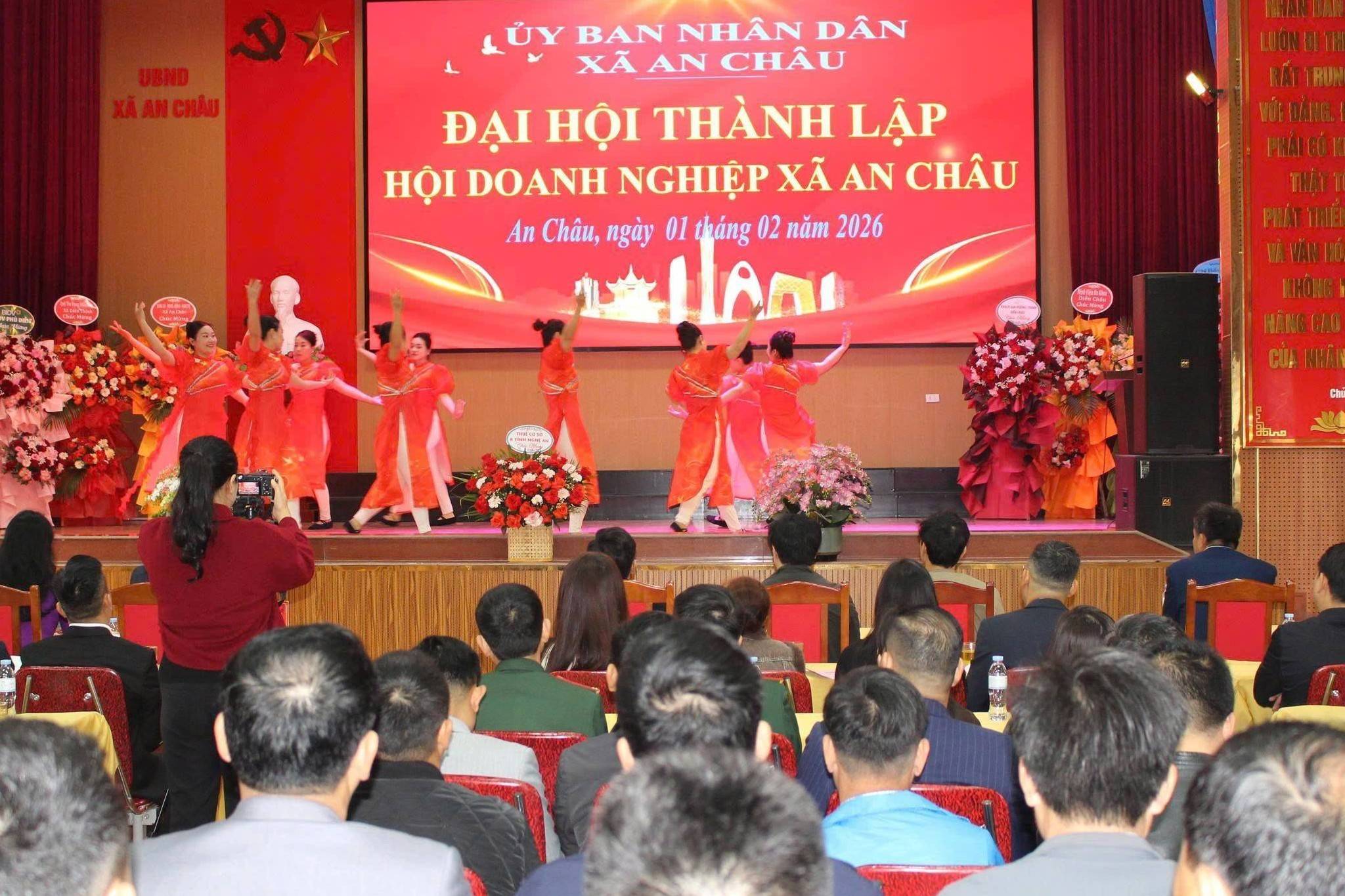 Nghệ An: Thi đua “Phát triển mạnh doanh nghiệp tư nhân, nâng cao hiệu quả doanh nghiệp nhà nước”