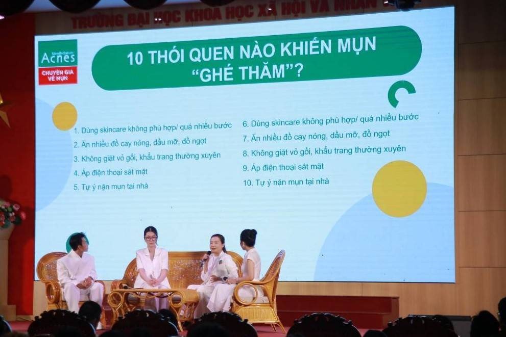 Chuyên gia cảnh báo thói quen khiến mụn trứng cá ngày càng nghiêm trọng ở giới trẻ