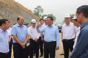 Bộ trưởng Bộ Xây dựng thúc tiến độ hai cao tốc chiến lược kết nối cửa khẩu phía Bắc tăng tốc mạnh