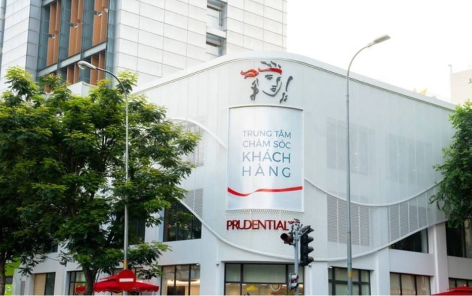 Prudential Việt Nam khẳng định việc chuyển 5.100 tỷ đồng lợi nhuận về công ty mẹ tại nước ngoài là một phần của thông lệ quốc tế về nghiệp vụ quản lý vốn, đồng thời phản ánh nền tảng tài chính vững mạnh của công ty, sau nhiều năm liên tục tái đầu tư mở rộng hoạt động và hỗ trợ tăng trưởng dài hạn tại Việt Nam.