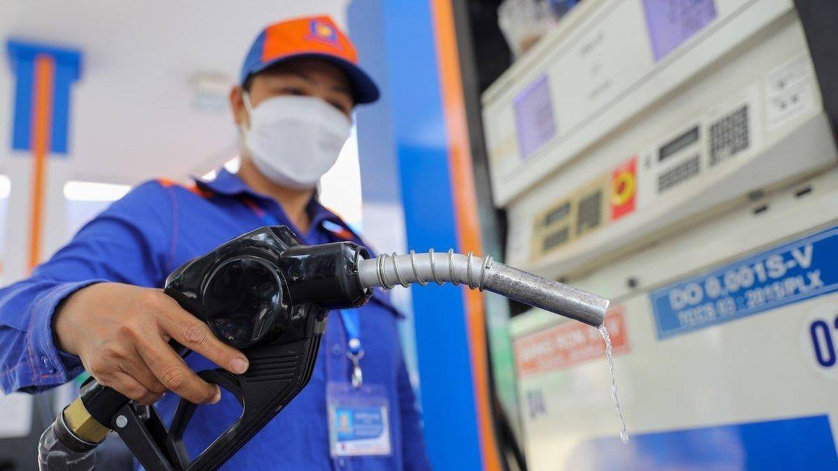 Vì sao cùng bán lẻ xăng dầu, Petrolimex thua lỗ, còn PV OIL lãi đậm quý I/2026?
