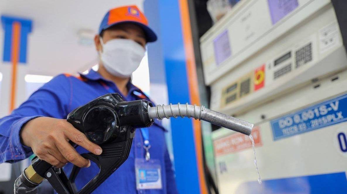 Vì sao cùng bán lẻ xăng dầu, Petrolimex thua lỗ, còn PV OIL lãi đậm quý I/2026?